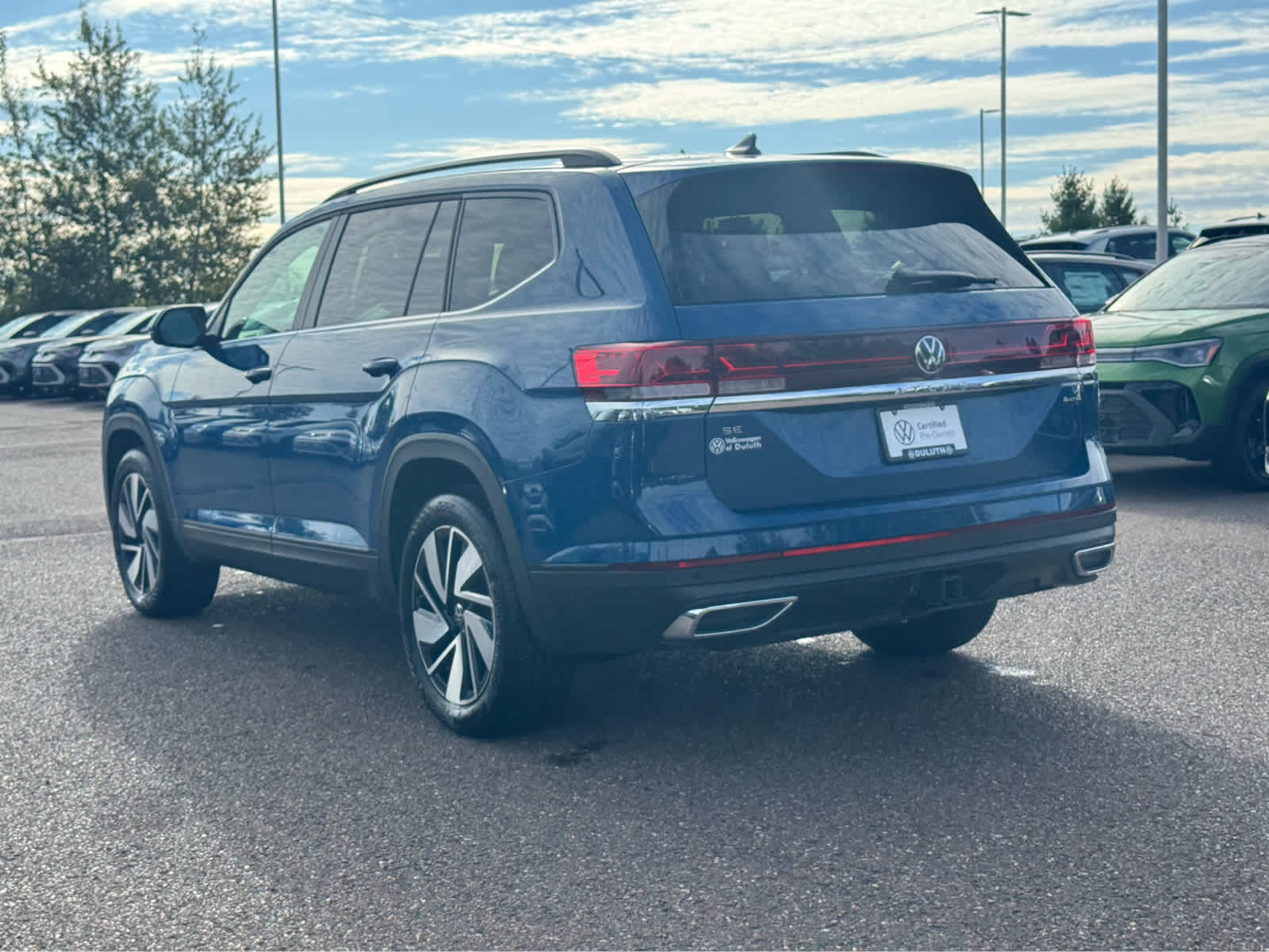 2025 Volkswagen Atlas SE Technology photo 2