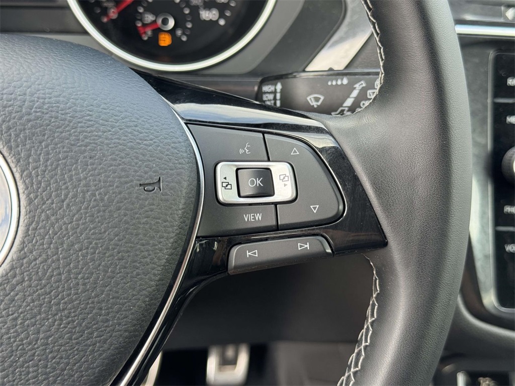 2021 Volkswagen Tiguan SE photo 22