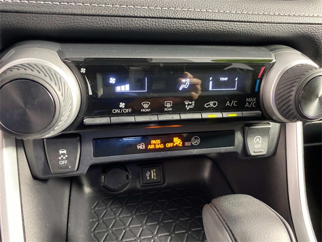 2024 Toyota RAV4 LE photo 18
