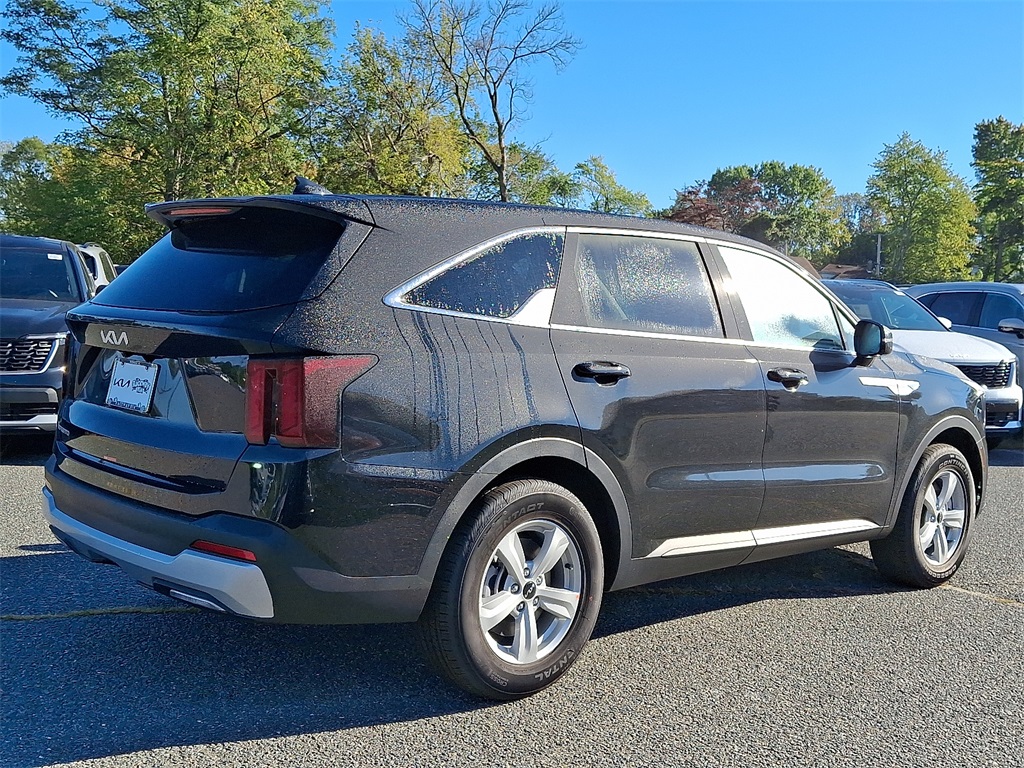 2026 Kia Sorento LX photo 3