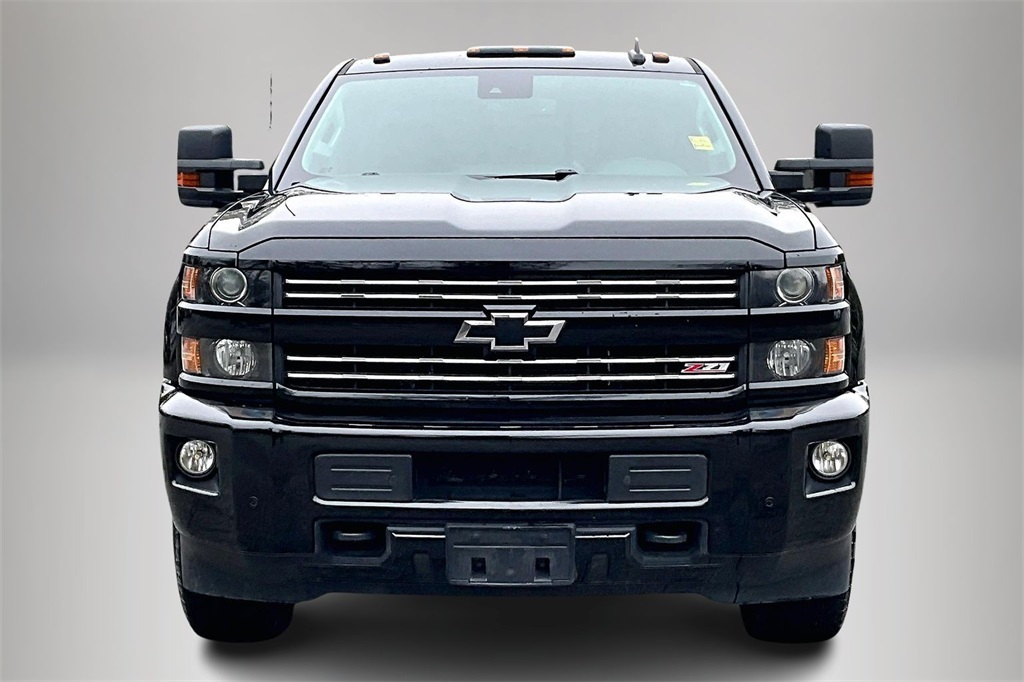 2017 Chevrolet Silverado 2500HD LTZ photo 3