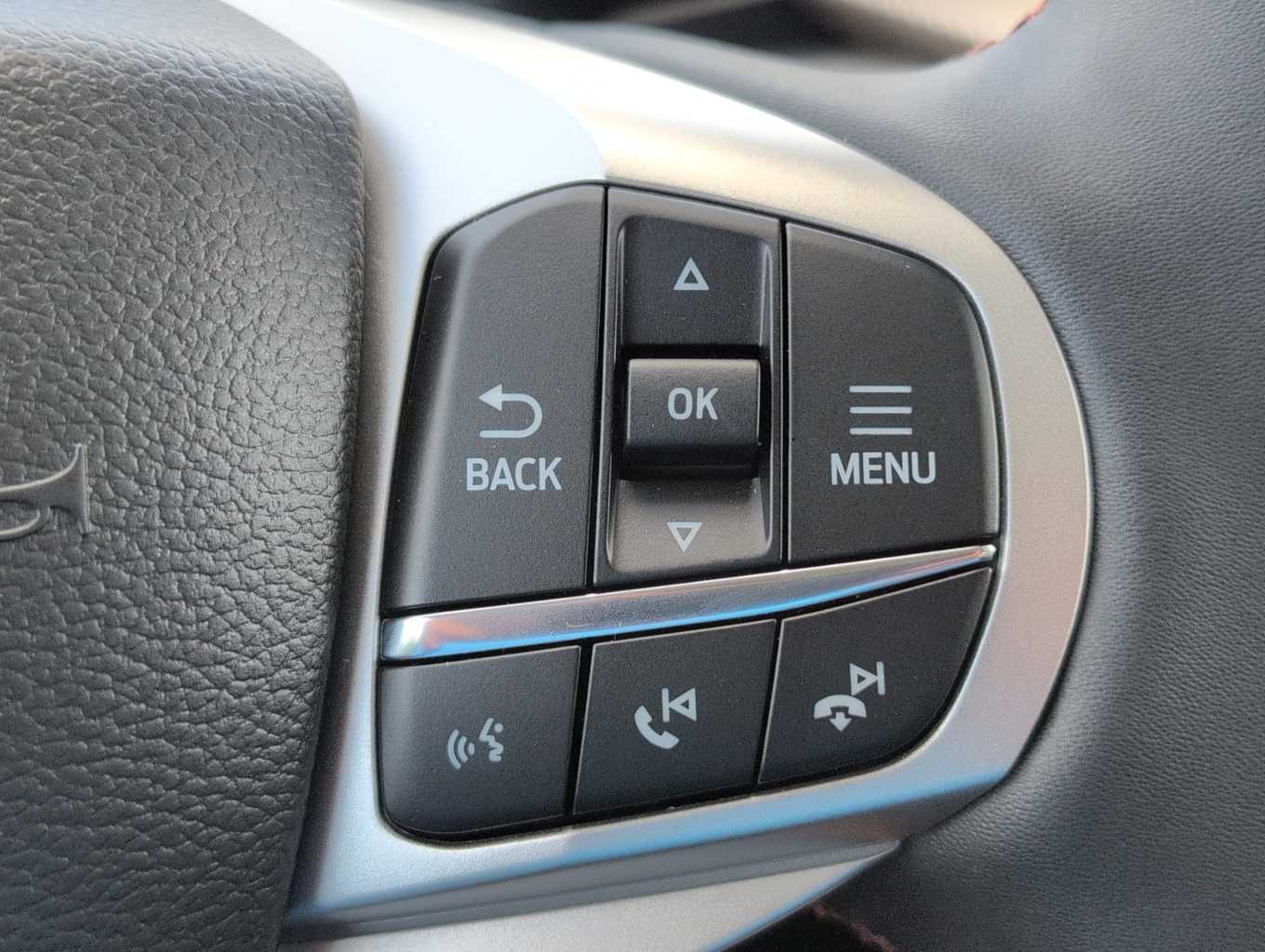 2025 Ford Explorer photo 20