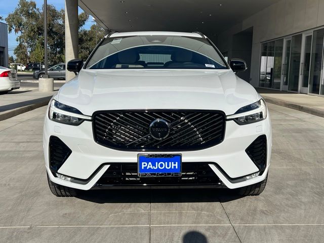 2026 Volvo XC60 B5 Plus photo 2