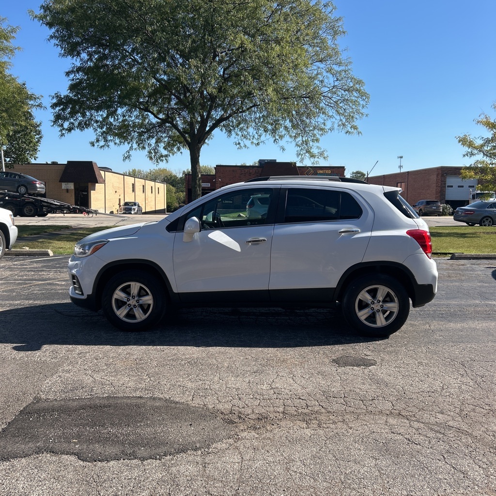2019 Chevrolet Trax LT photo 2