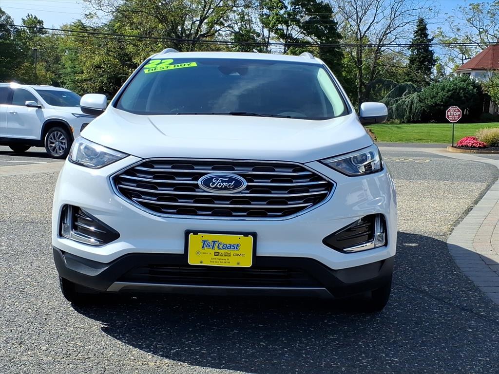 2022 Ford Edge SEL photo 2