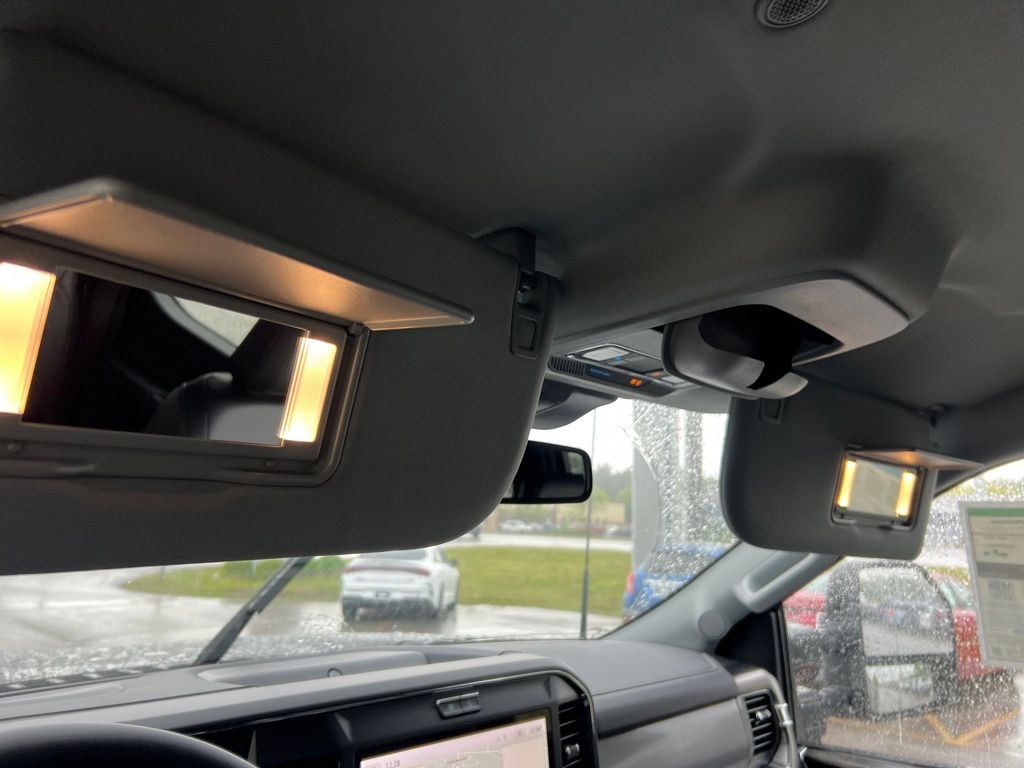 2025 Ford F-250 Lariat photo 13
