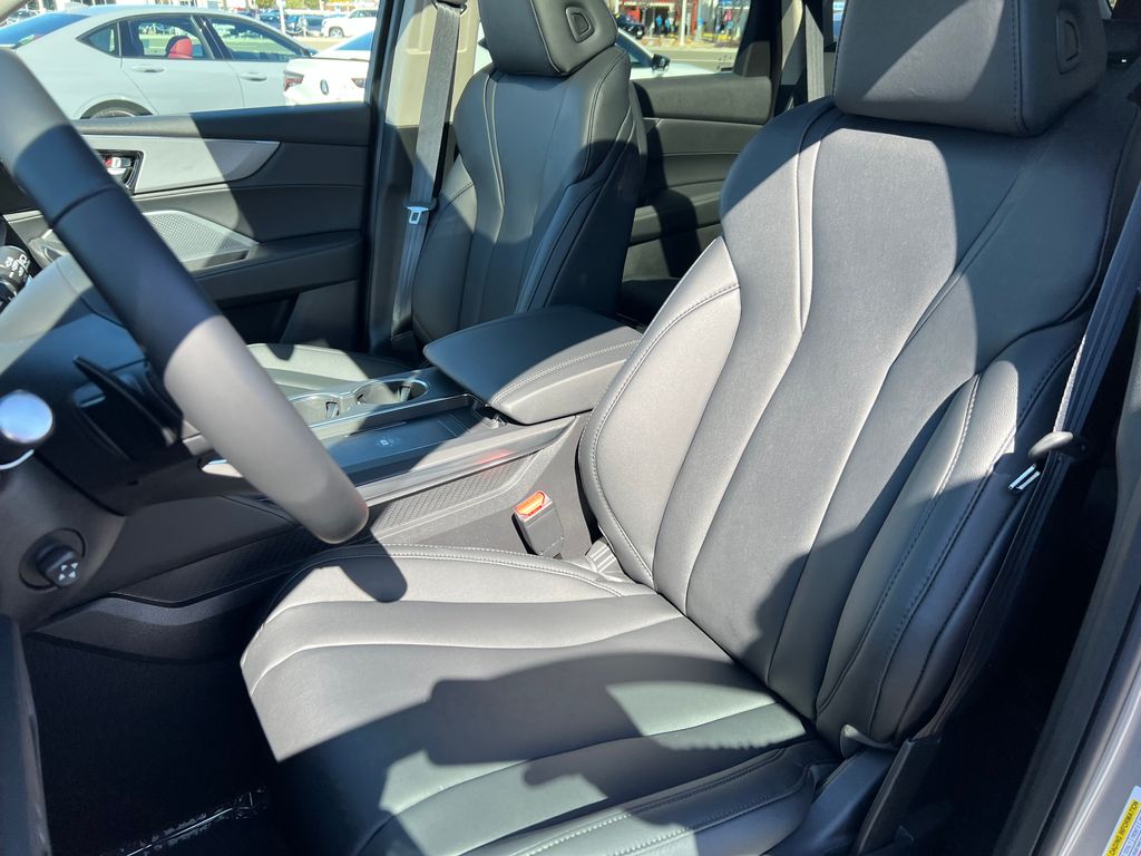 2025 Acura MDX SH-AWD photo 13