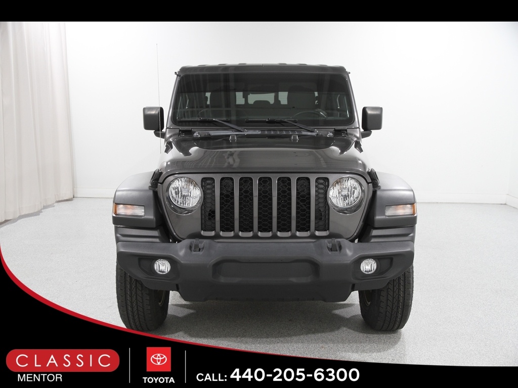 2020 Jeep Gladiator Sport photo 2