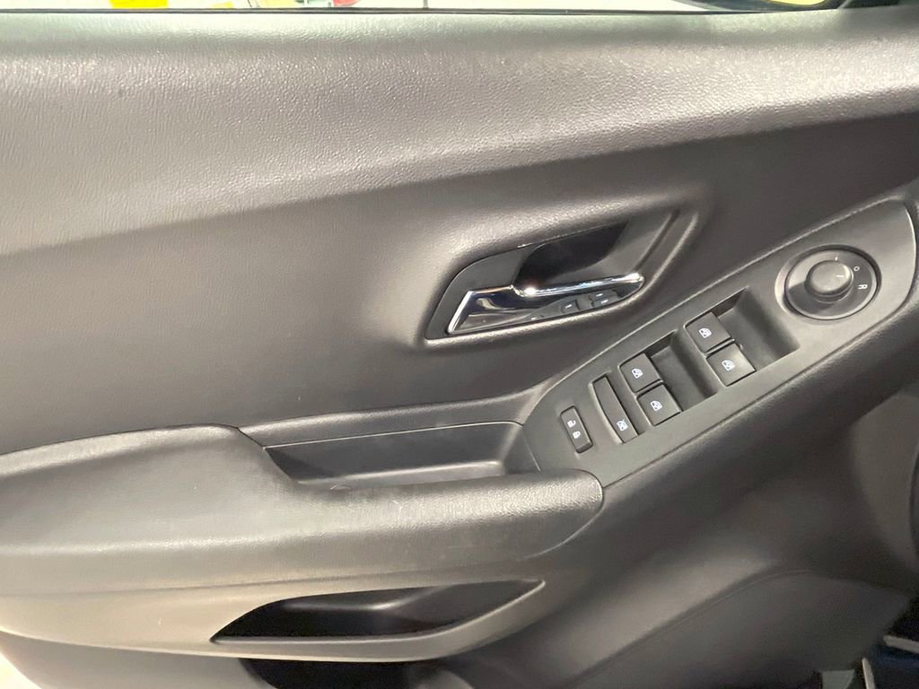 2019 Chevrolet Trax LS photo 14