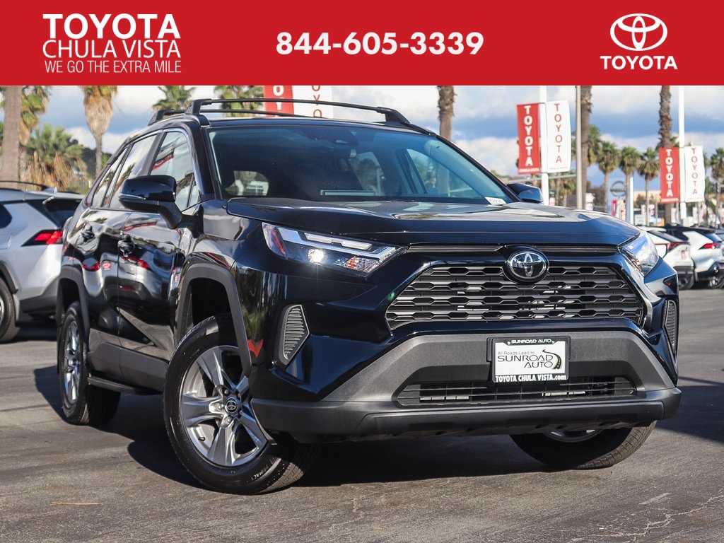 2025 Toyota RAV4 XLE's photo