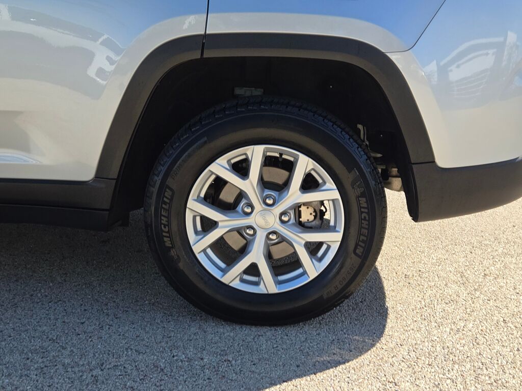 2024 Jeep Grand Cherokee Limited photo 15