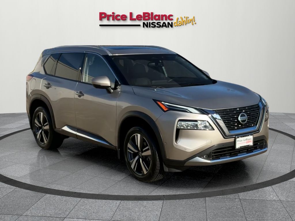2021 Nissan Rogue Platinum's photo