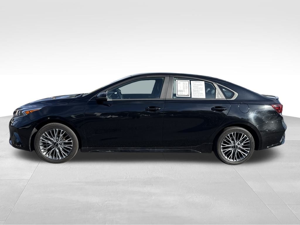 2023 Kia Forte GT-Line photo 3