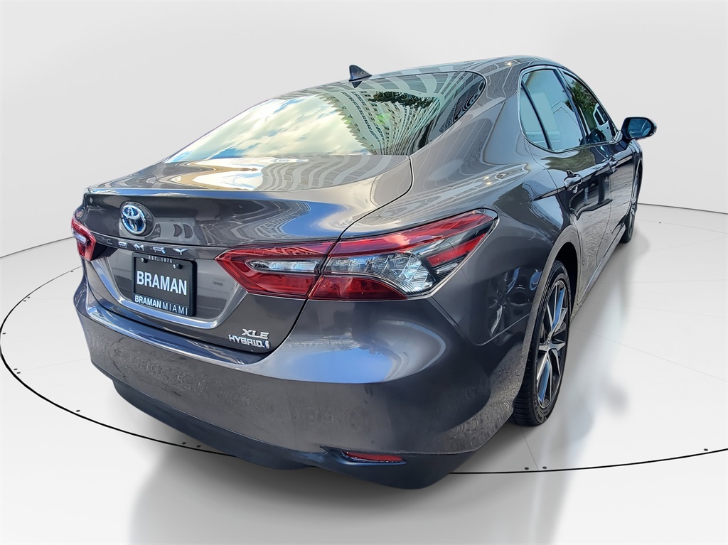 2022 Toyota Camry Hybrid XLE photo 3