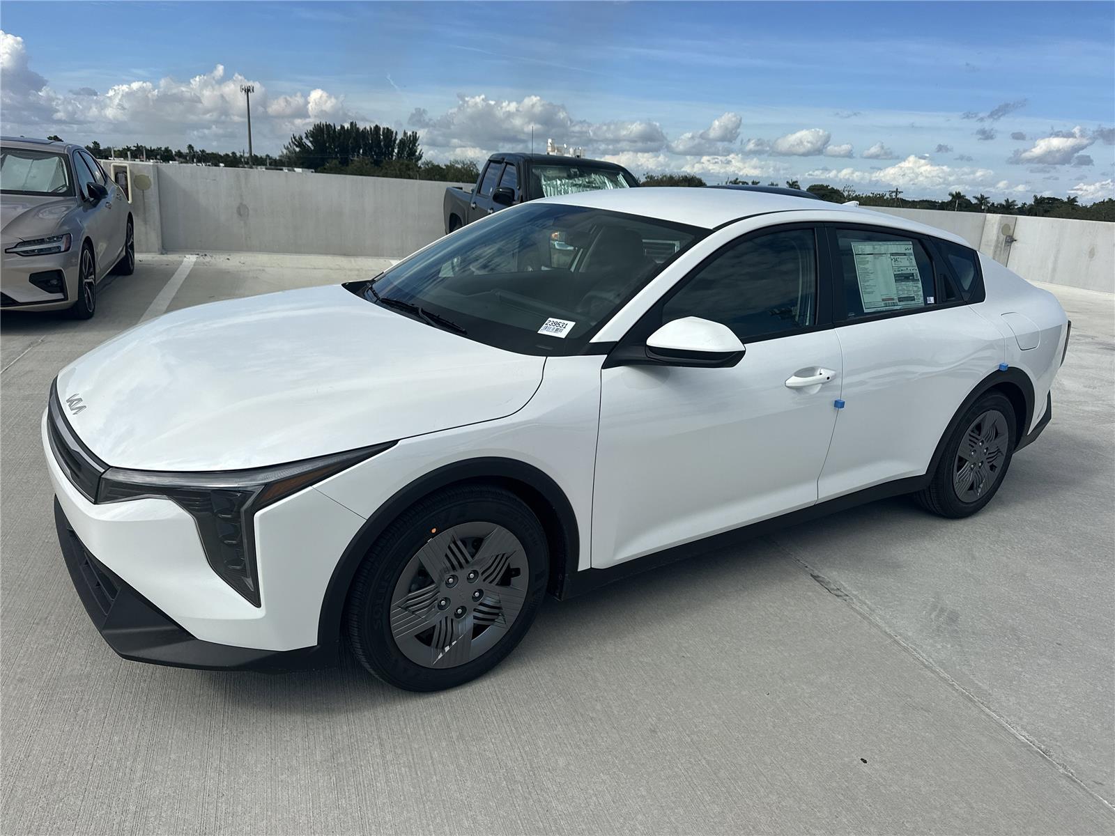 2025 Kia K4 LX's photo