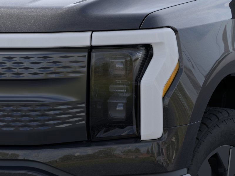 2025 Ford F-150 Lightning photo 14