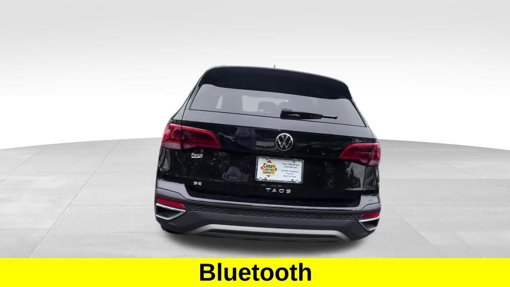 2024 Volkswagen Taos SE photo 2