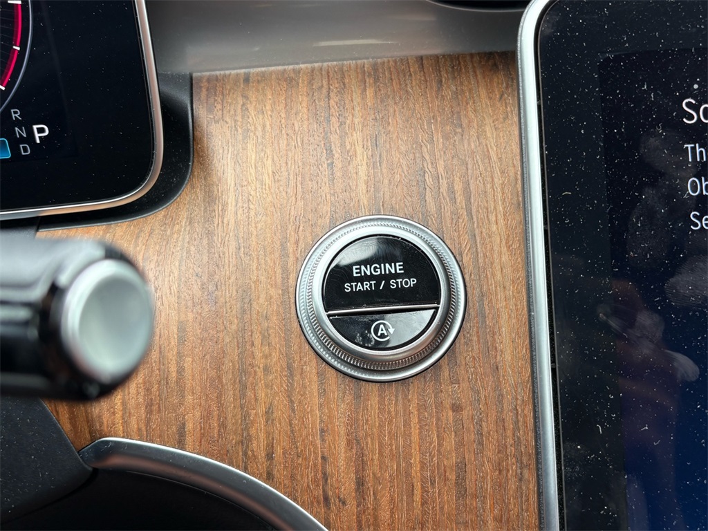 2023 Mercedes Benz C 300 photo 10