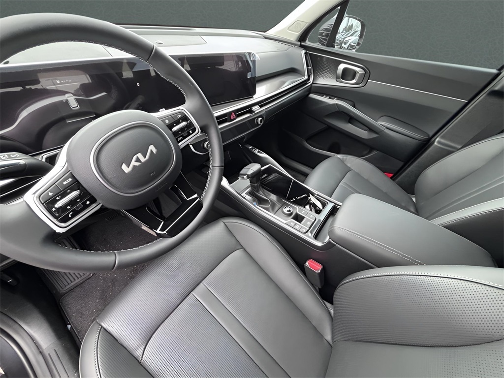 2025 Kia Sorento S photo 12