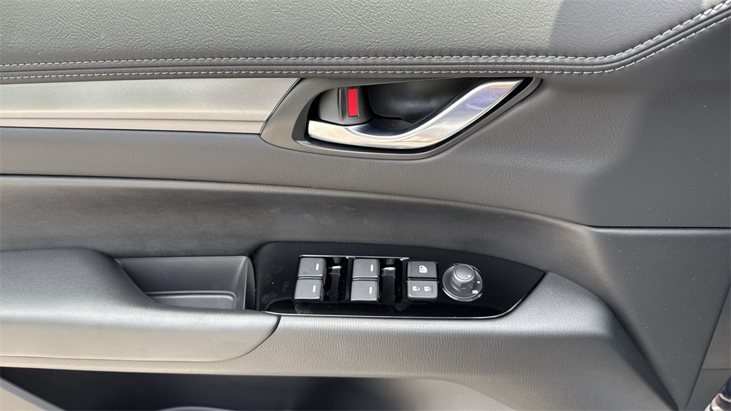 2025 Mazda CX-5 2.5 Select photo 39