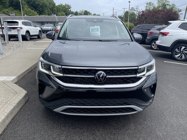 2024 Volkswagen Taos SEL photo 3
