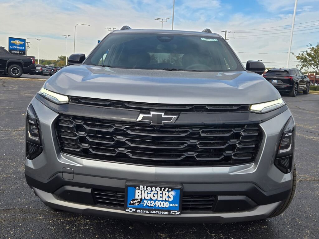 2026 Chevrolet Equinox LT photo 2