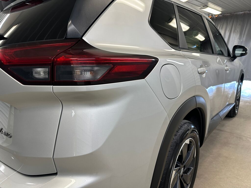 2024 Nissan Rogue SV photo 21