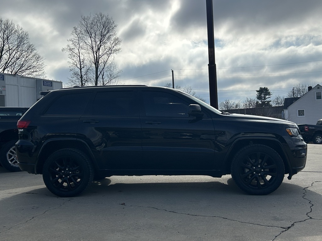 2019 Jeep Grand Cherokee Altitude photo 3