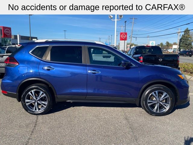 2019 Nissan Rogue SV photo 2