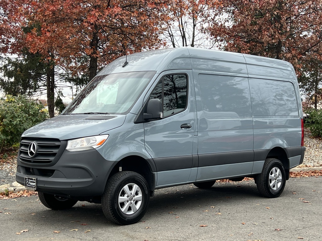 2024 Mercedes-Benz Sprinter Cargo Van Base's photo