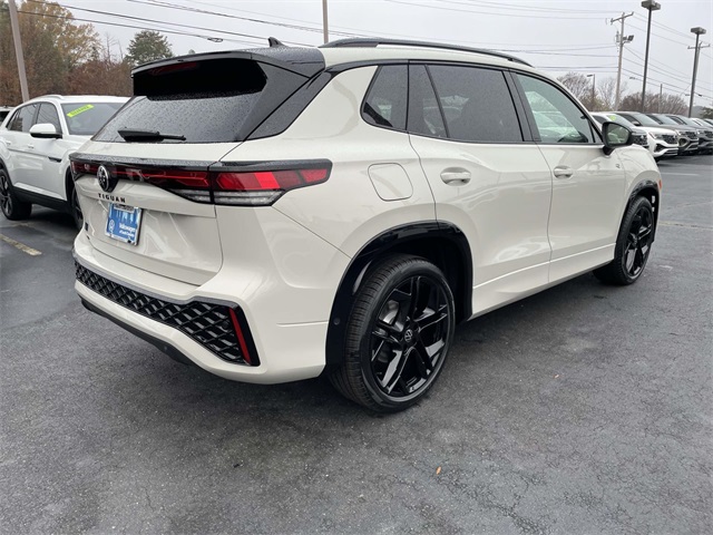 2026 Volkswagen Tiguan SE R-Line Black photo 3