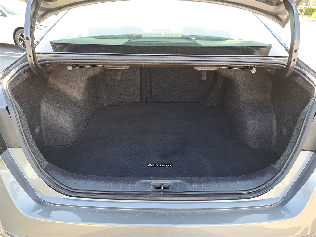 2023 Nissan Altima 2.5 SV photo 9