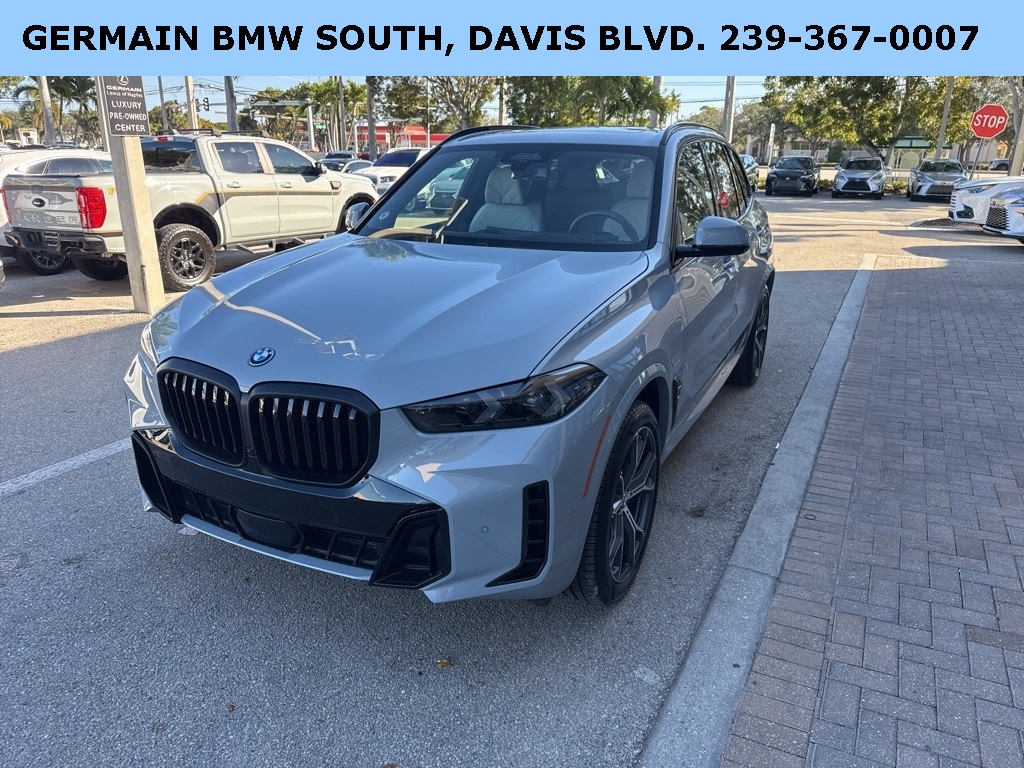 2026 BMW X5 50e's photo
