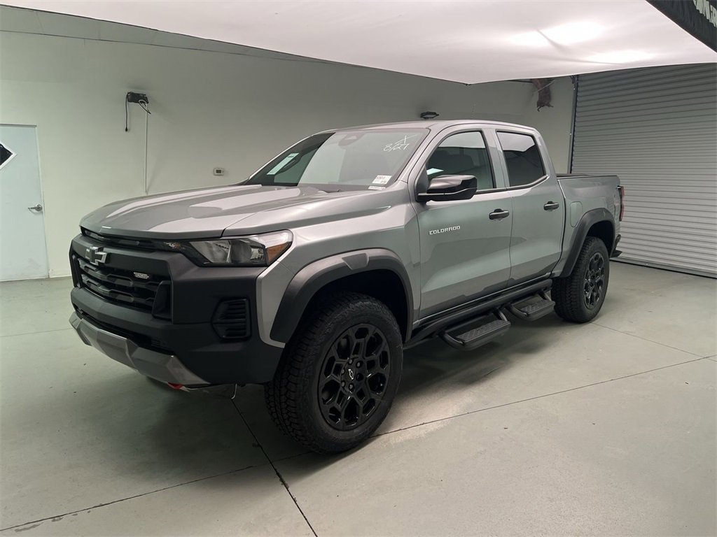 2026 Chevrolet Colorado Trail Boss photo 3