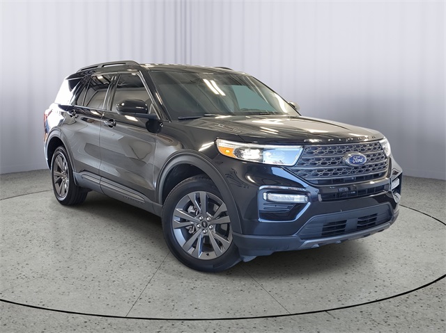 2024 Ford Explorer XLT photo 2