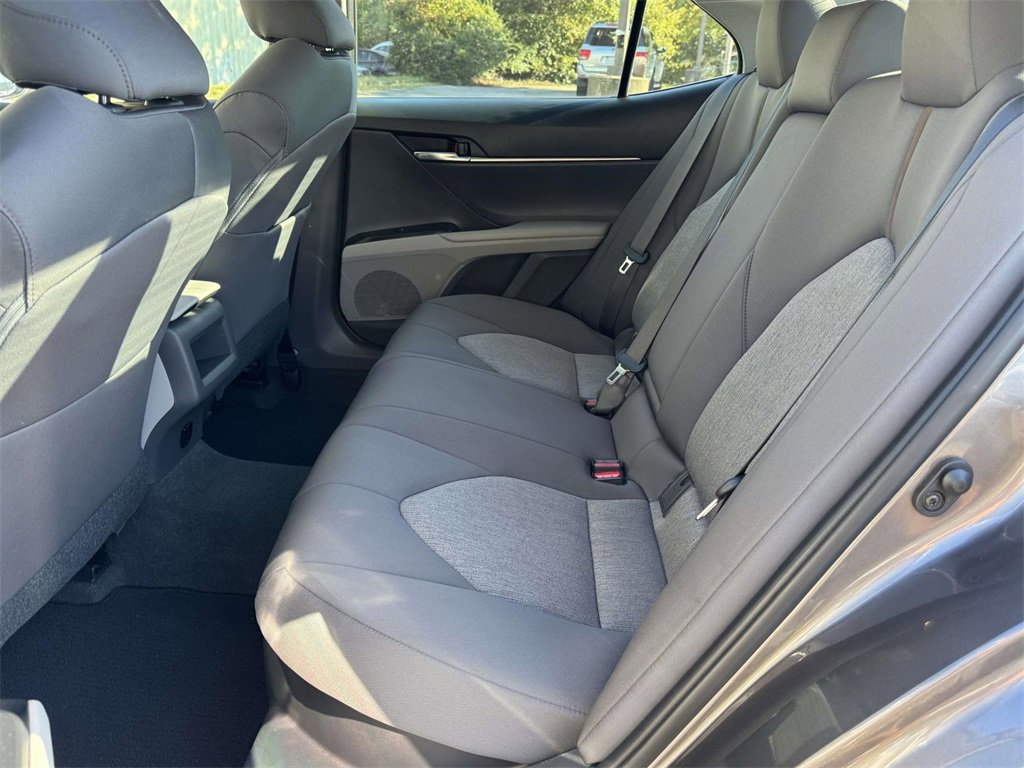 2020 Toyota Camry Hybrid LE photo 14