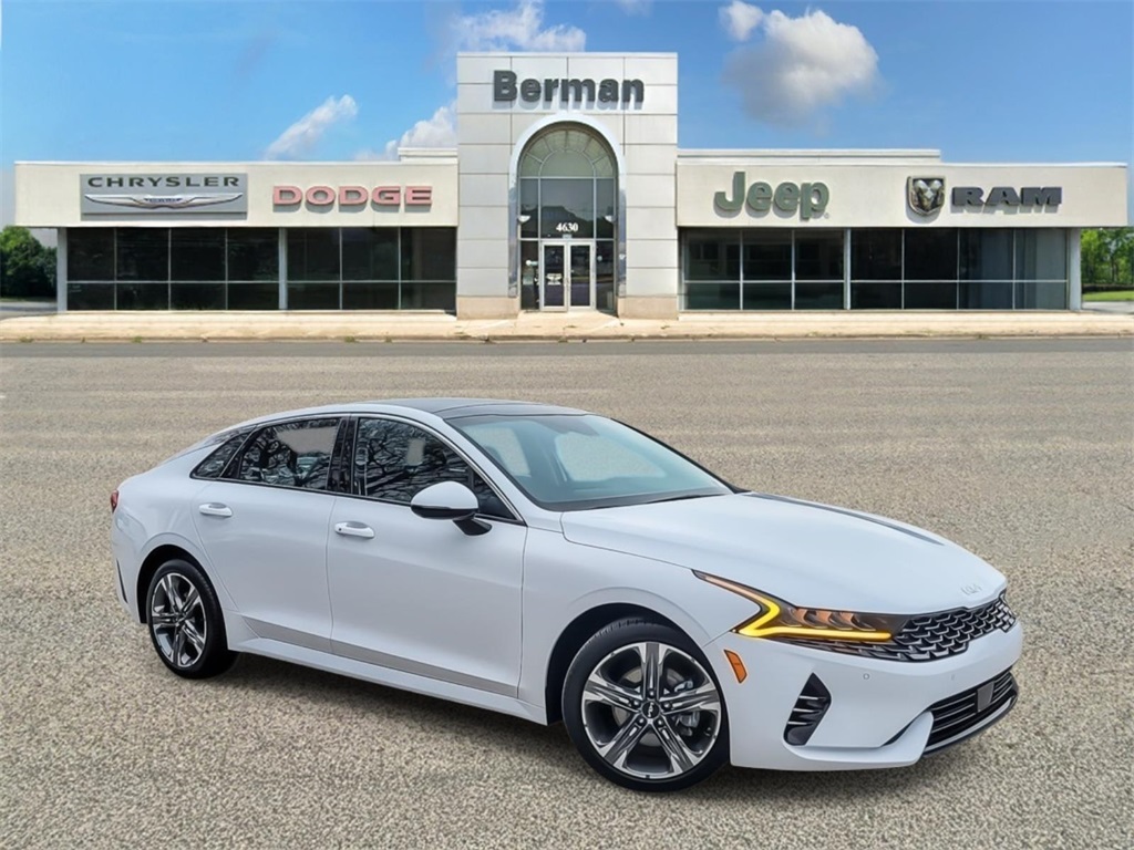 2024 Kia K5 EX's photo