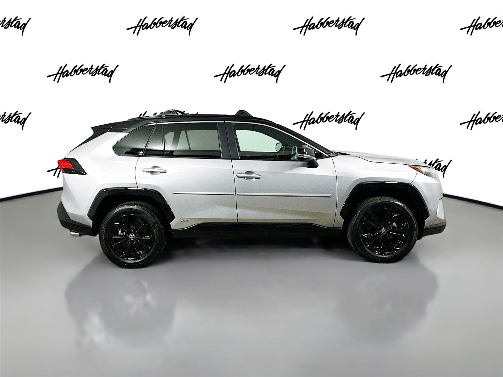 2022 Toyota RAV4 Hybrid XSE photo 4