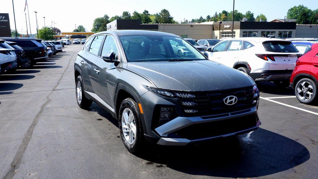 2025 Hyundai Tucson SE's photo