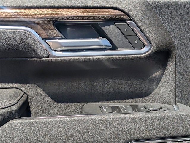 2025 Chevrolet Silverado 1500 LT photo 16