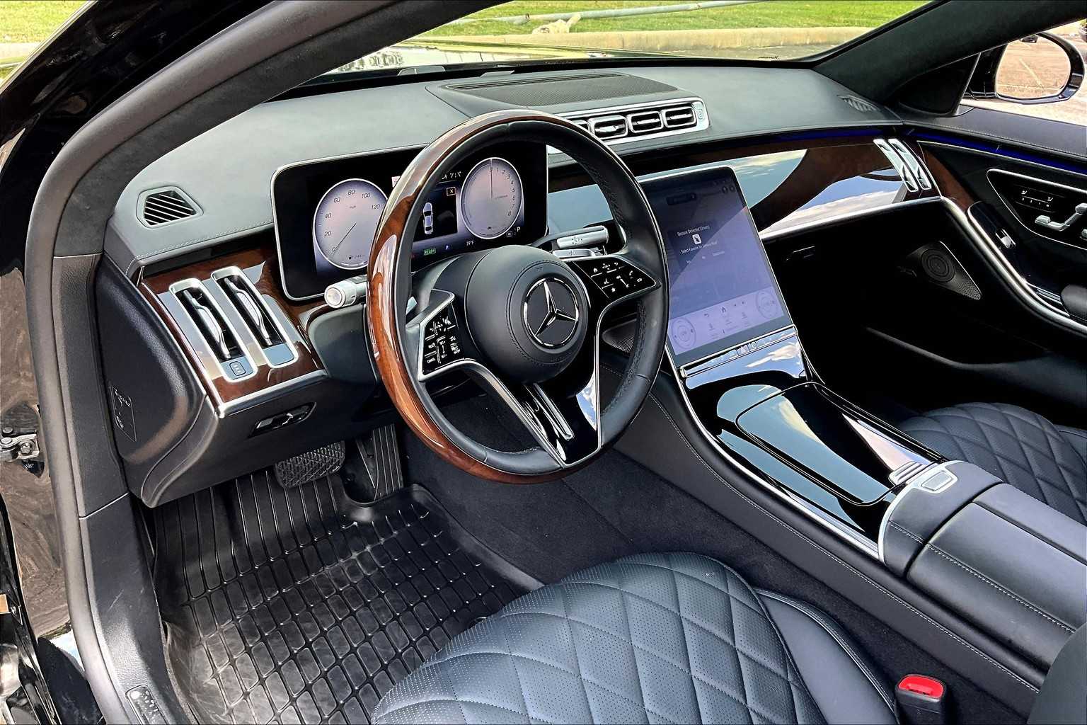 2024 Mercedes Benz S 580e photo 16