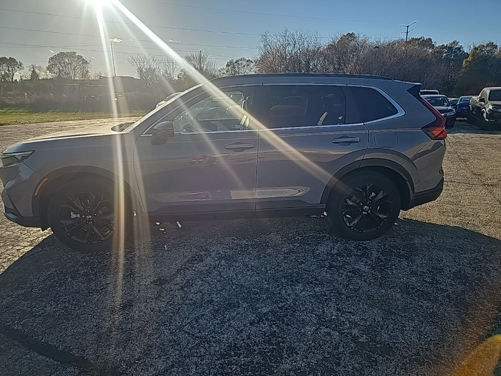 2023 Honda CR-V Hybrid Sport Touring photo 2