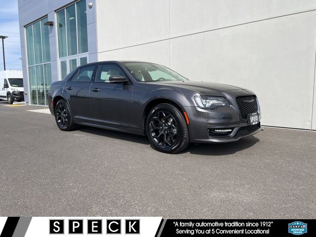 2023 Chrysler 300 Touring L