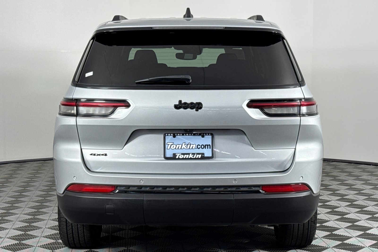 2024 Jeep Grand Cherokee Altitude photo 4