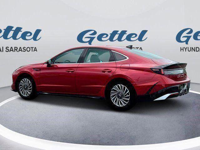 2025 Hyundai Sonata Hybrid SEL photo 2