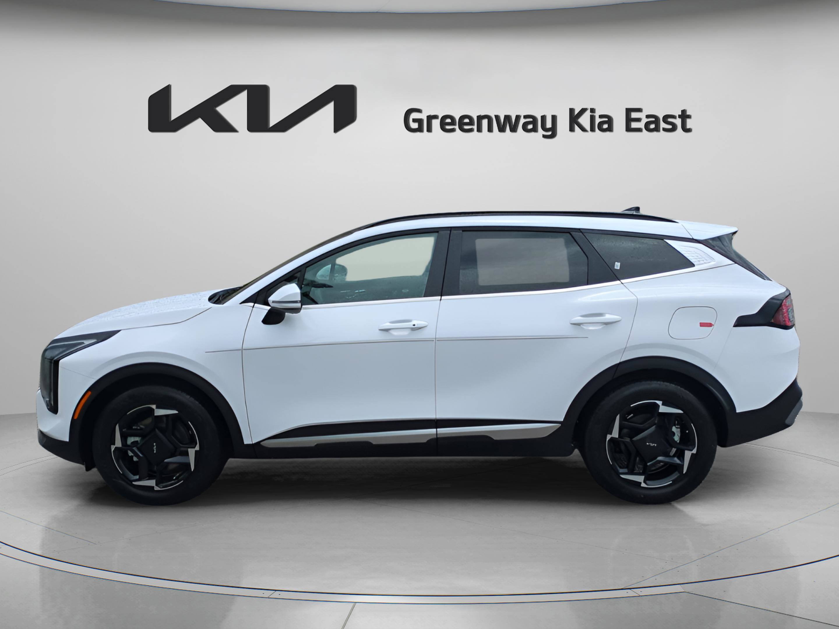2026 Kia Sportage EX photo 4