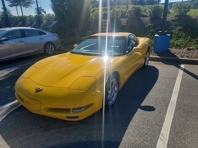 2001 Chevrolet Corvette Base photo 2