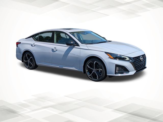 2025 Nissan Altima 2.5 SR photo 2