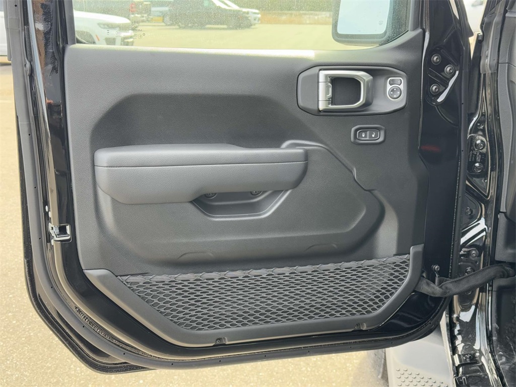 2025 Jeep Wrangler Sport S photo 10