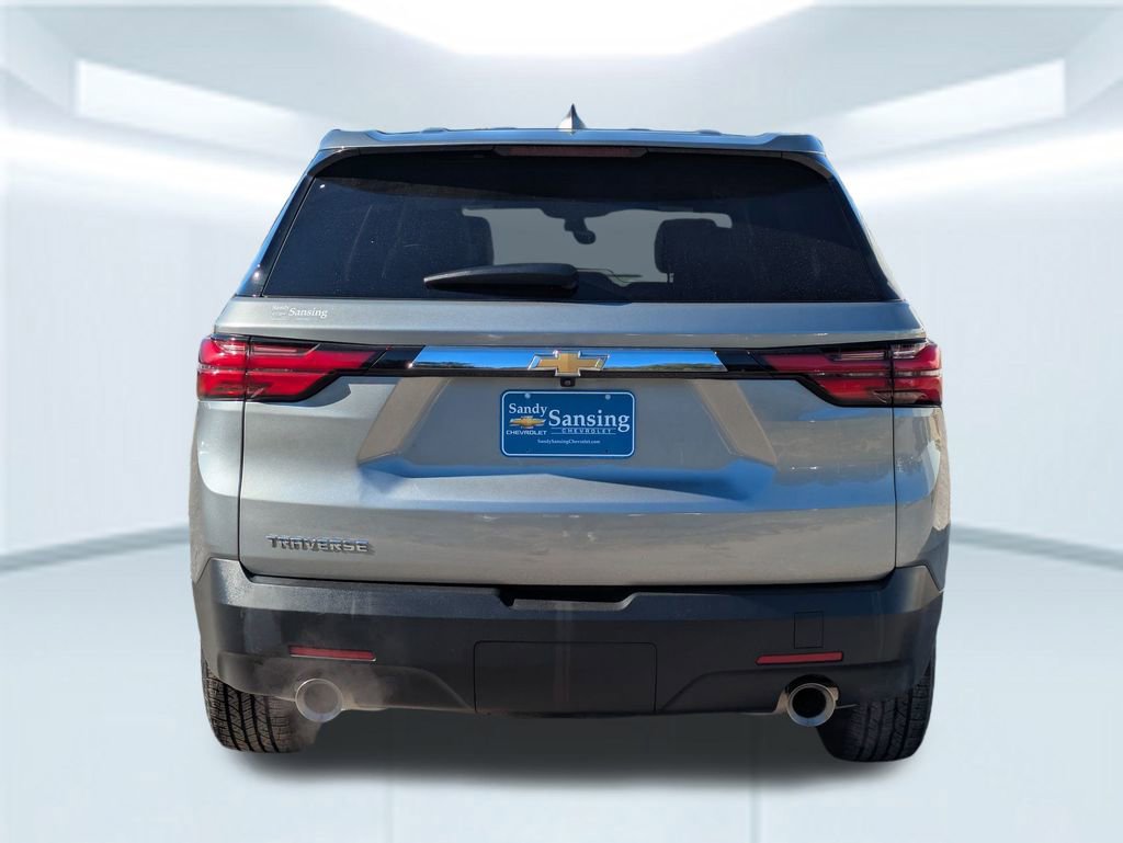 2023 Chevrolet Traverse LS photo 4